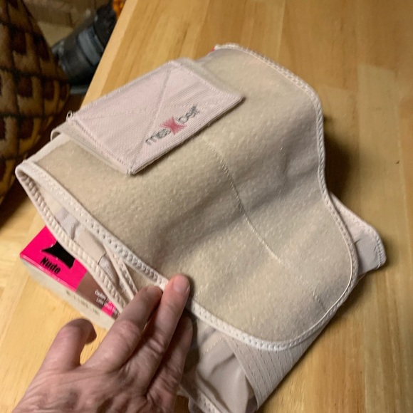 Miss Belt Instant Hourglass shape in nude as seen on TV 🔴 - Picture 8 of 11